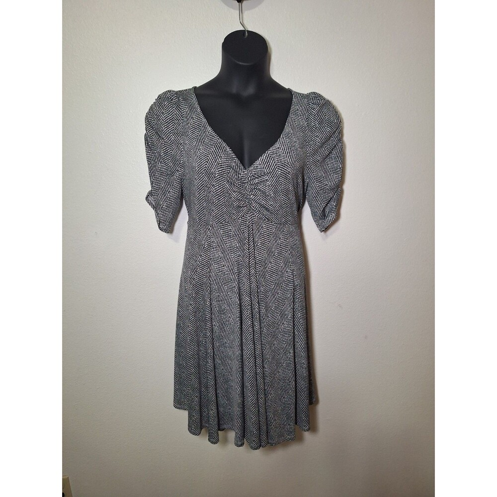 Torrid  Women's Black White Stretch Dress V-Neck Puff Sleeve A-Line Sz 1X NWT